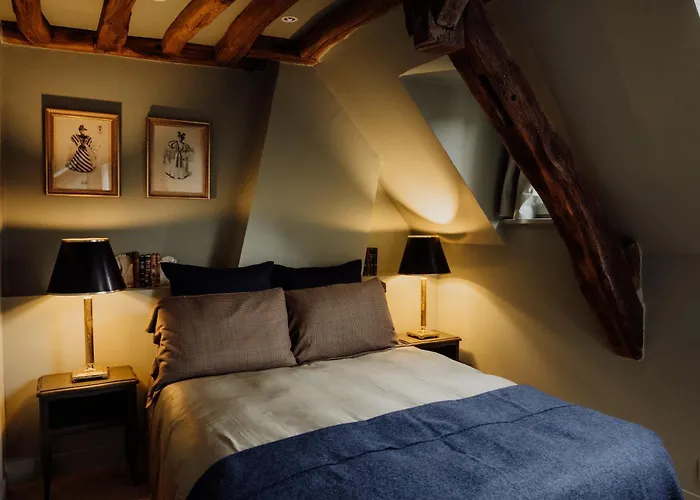 Grand Duplex 80m Vieux-marche Charme Renove 아파트